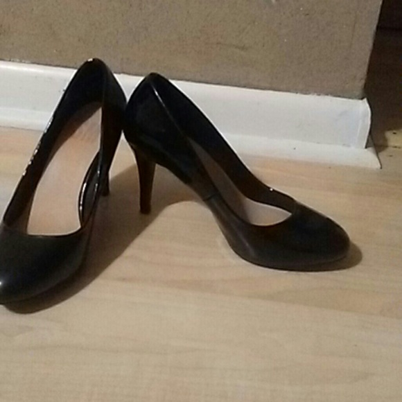 SM Black Pumps - Picture 2 of 4